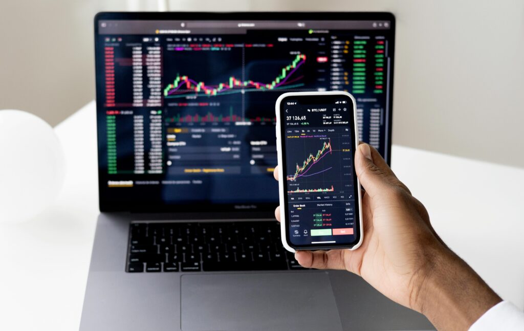 Day Trading Stocks: Balancing Profit Potential with Risk