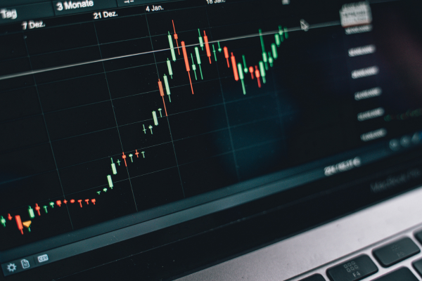 Swing Trading for Beginners: Strategies, Tools, and Tips to Profit Smartly